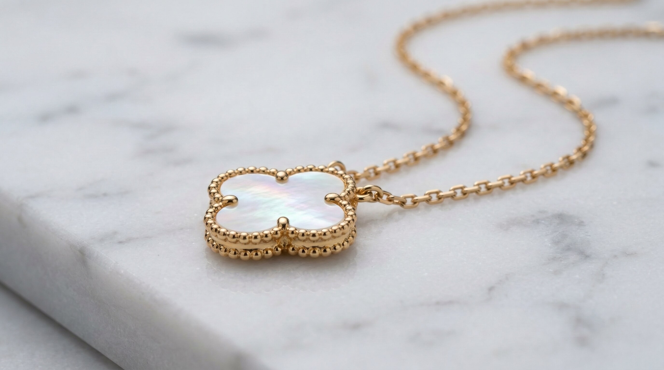 Van Cleef & Arpels アルハンブラ